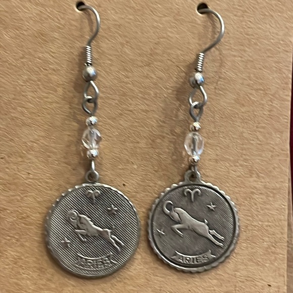 Vintage Boho zodiac earrings for March Aries! 80’s 90’s Summer Fun!! - Picture 2 of 5
